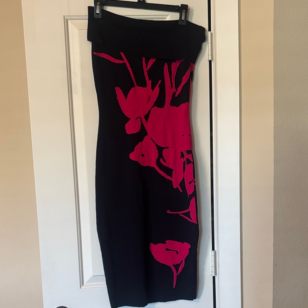 Sachin & Babi Strapless Dress with Pink Floral Design S jersey knit - Picture 2 of 7